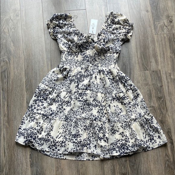 Dynamite Dresses & Skirts - NWT Dynamite Baby Doll Floral Dress